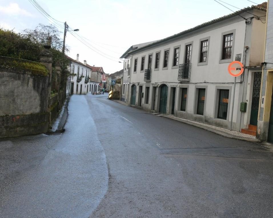 Moradores de Eixo em desespero com camiões TIR em ruas de Bairro.