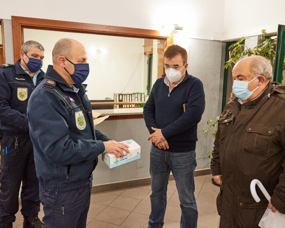 Câmara da Mealhada distribuiu 17.550 máscaras cirúrgicas por instituições locais.