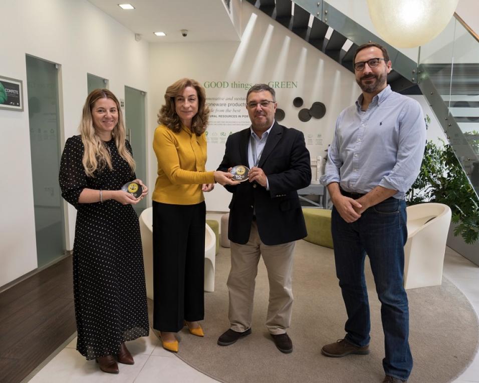 Medalha comemorativa do centenário do Beira-Mar homenageia tradição cerâmica na região.