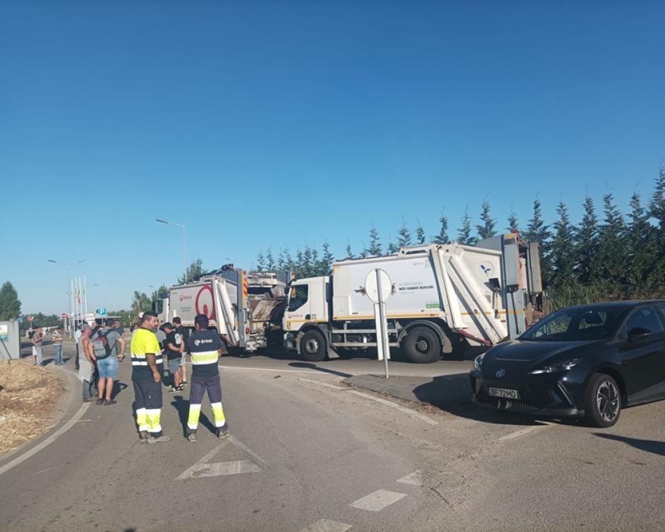 trabalhadores da ersuc em greve