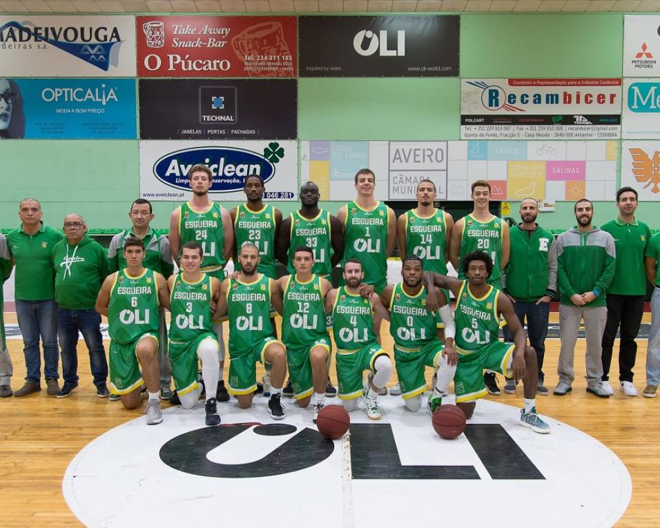 Basquetebol: Esgueira entra a ganhar no novo ano e ganha força na luta pela manutenção.