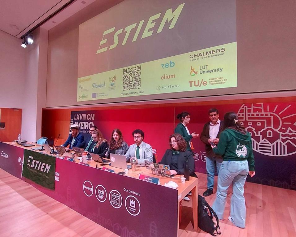 Alunos europeus de engenharia e gestão industrial reunidos em Aveiro.