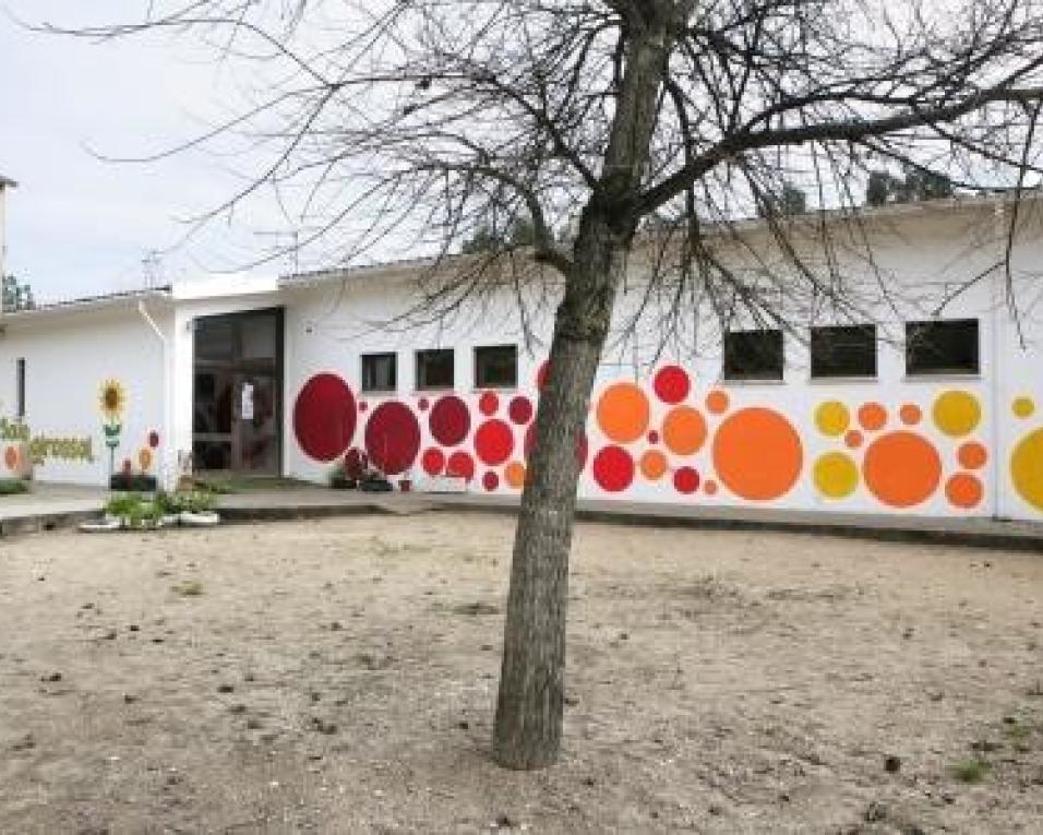 Foi adjudicada a obra de requalificação e ampliação da Escola Básica de Azurva. Foi adjudicada a obra de requalificação e ampliação da Escola Básica de Azurva.