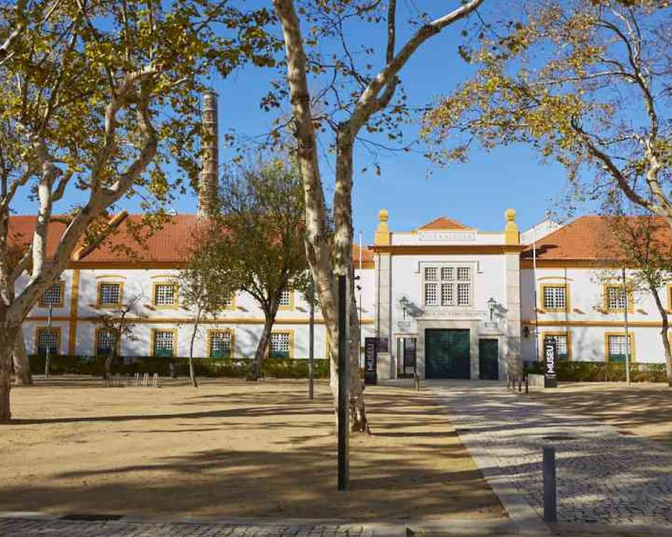 Programa cultural para assinalar os 197 anos de existência da Fábrica da Vista Alegre.