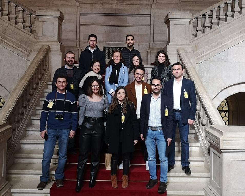 Federação de Associações Juvenis de visita ao Parlamento.