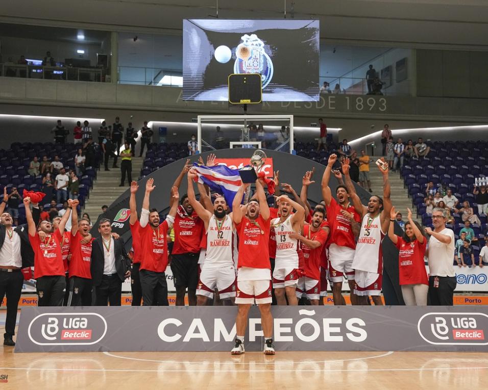 Basquetebol: Benfica é campeão com aveirenses em destaque.