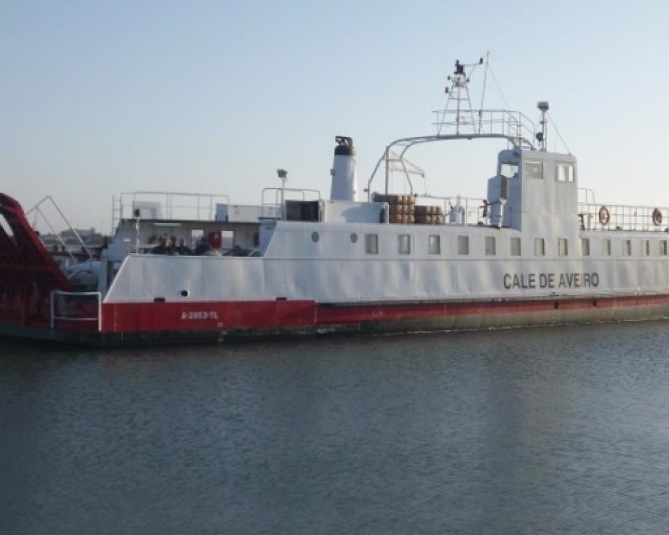 Ferry retoma amanhã ligações para São Jacinto.