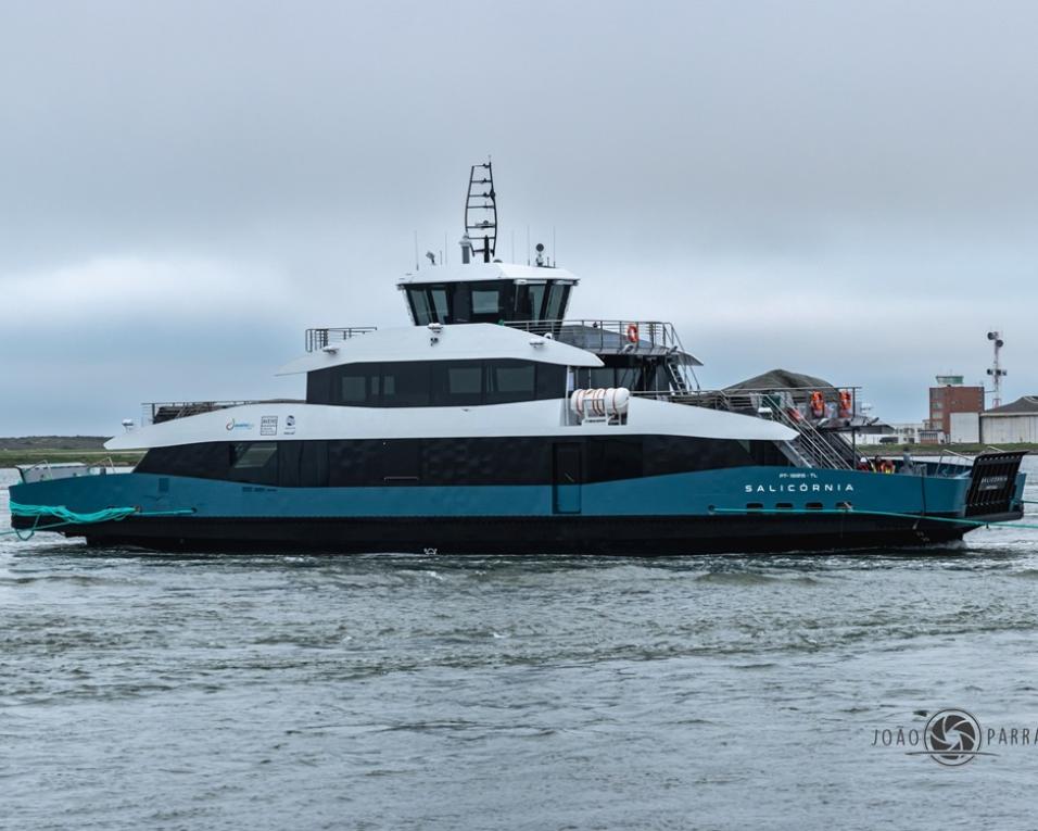 Novo ferry em testes e ligações condicionadas esta terça e quarta entre o Forte e São Jacinto. 