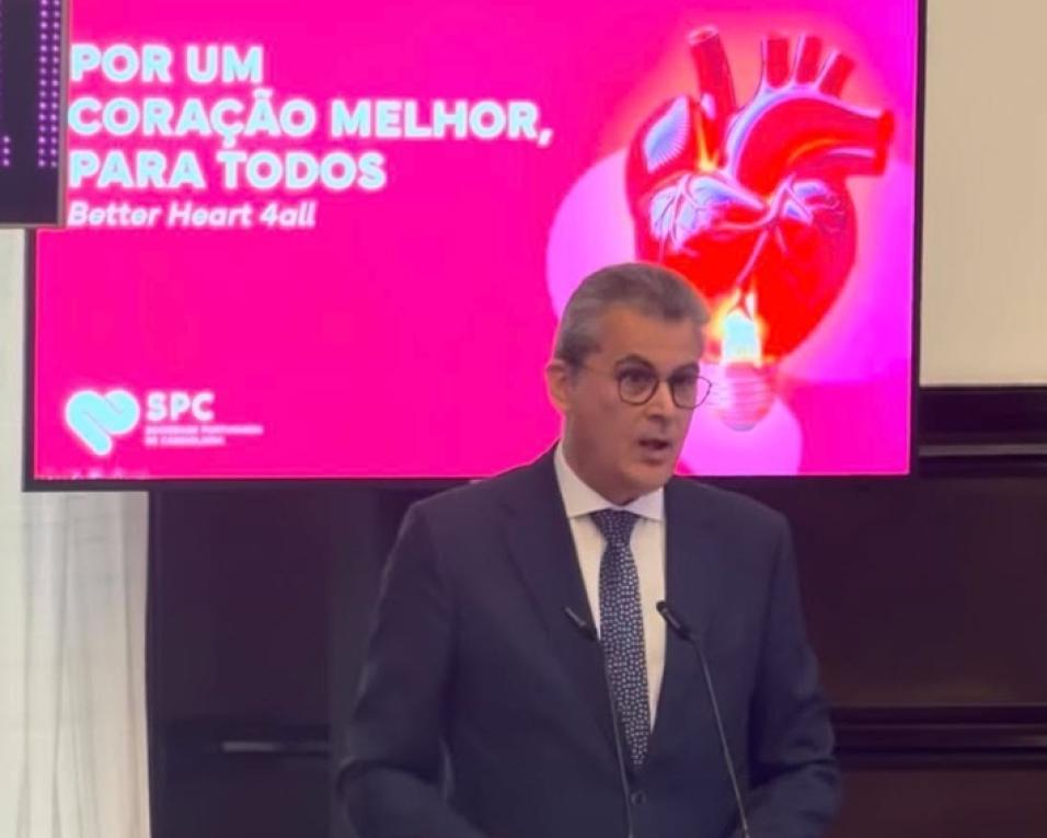 Filipe Neto Brandão intervém no evento “Por um Coração Melhor, para Todos: rumo a um Programa Nacional de Saúde Cardiovascular”.