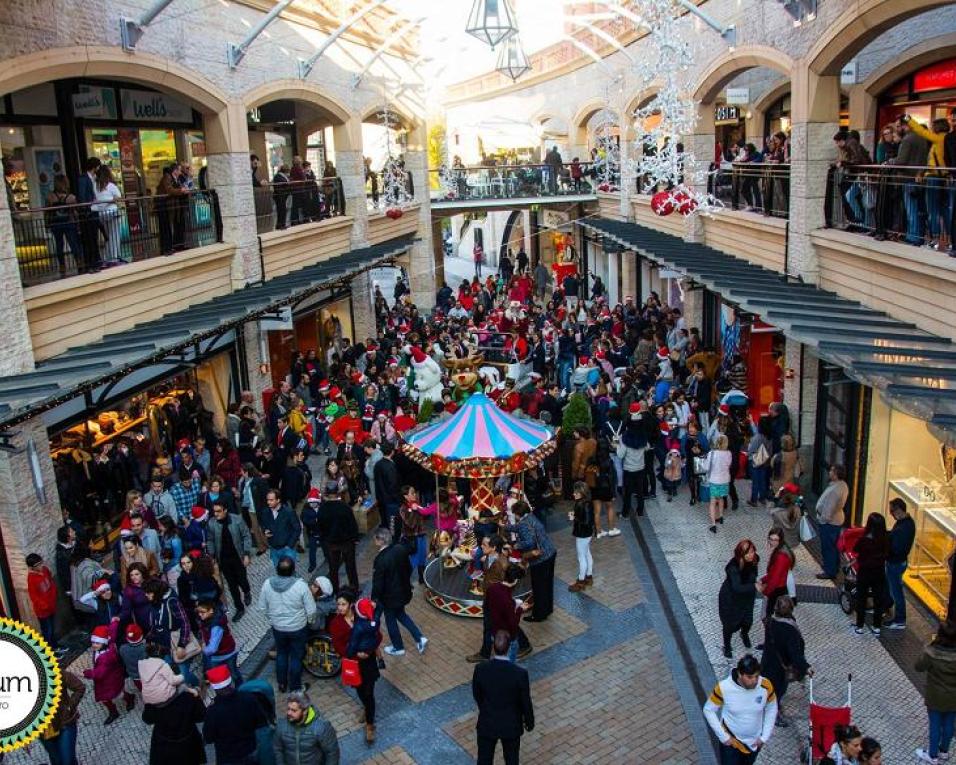 Fórum Aveiro lança mercado de Natal em dia de Black Friday.