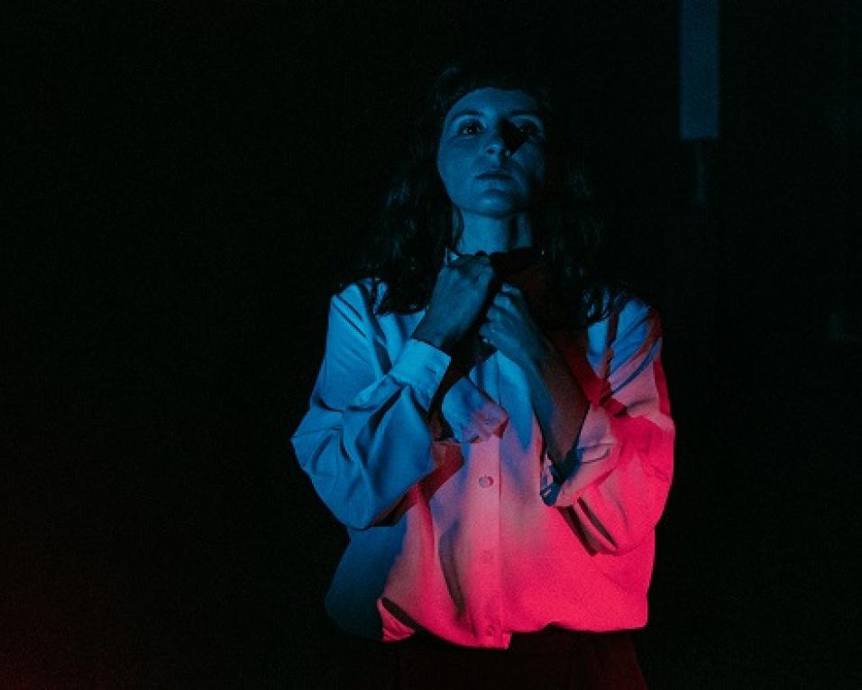 MEMA. estreia o disco “Leve♀Escuro”.