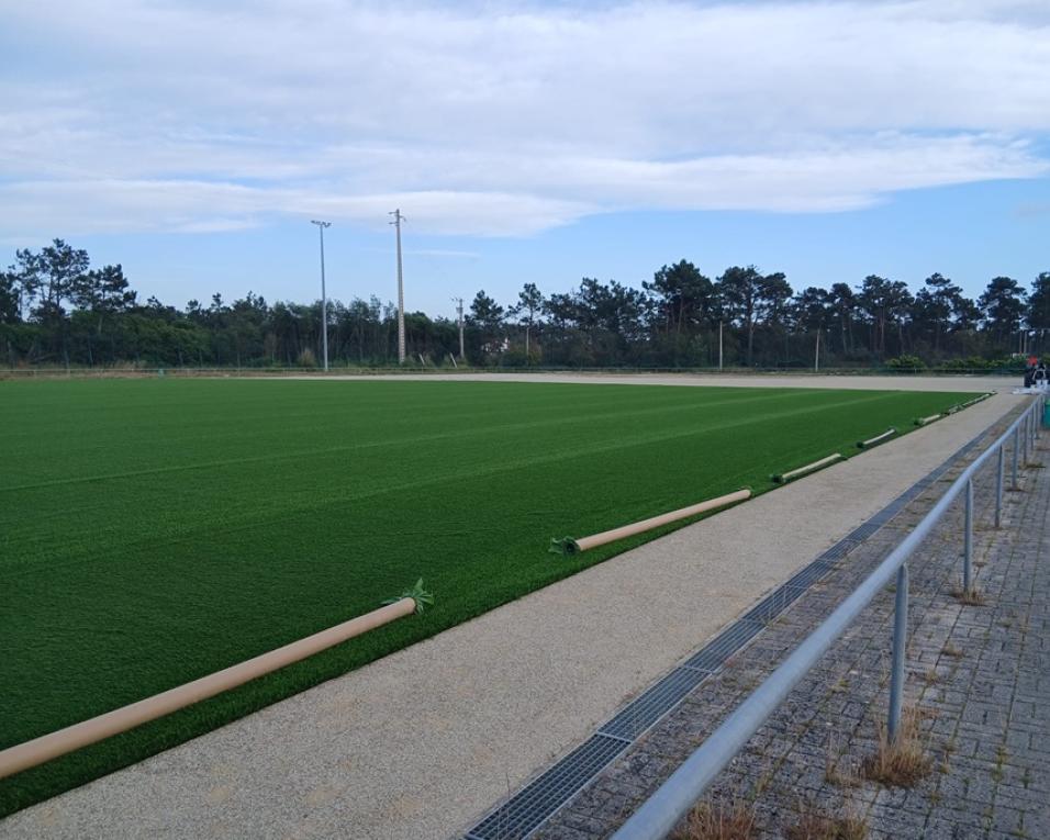 novo relvado do gafanha em fase de instalação
