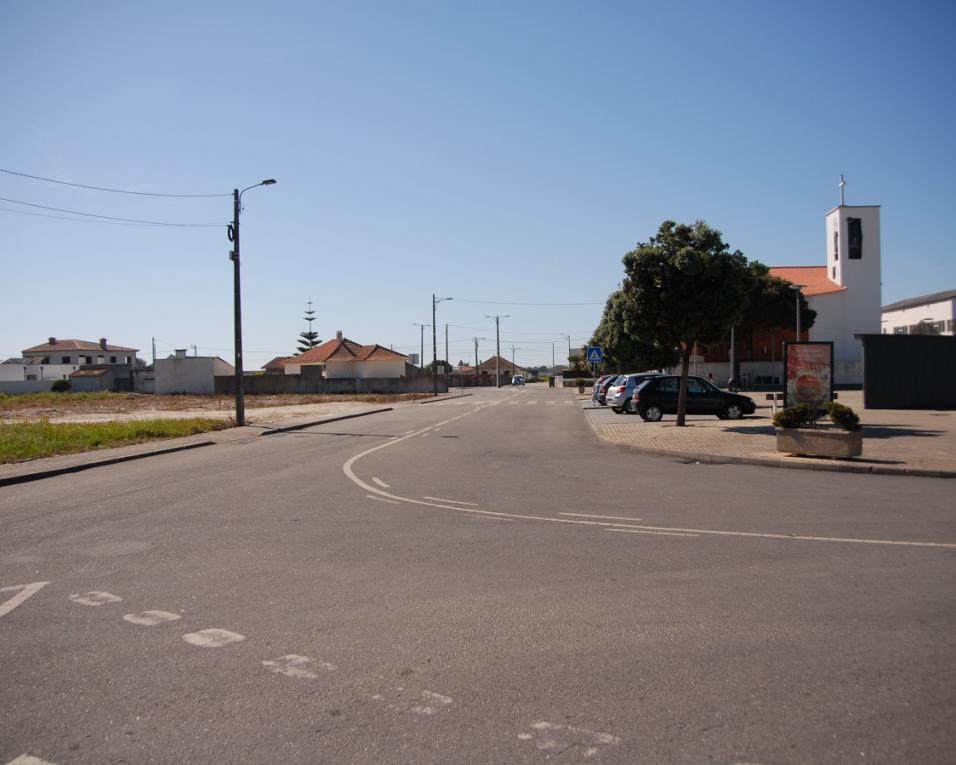 Centro Cívico da Gafanha do Carmo integra estacionamento e zona verde.