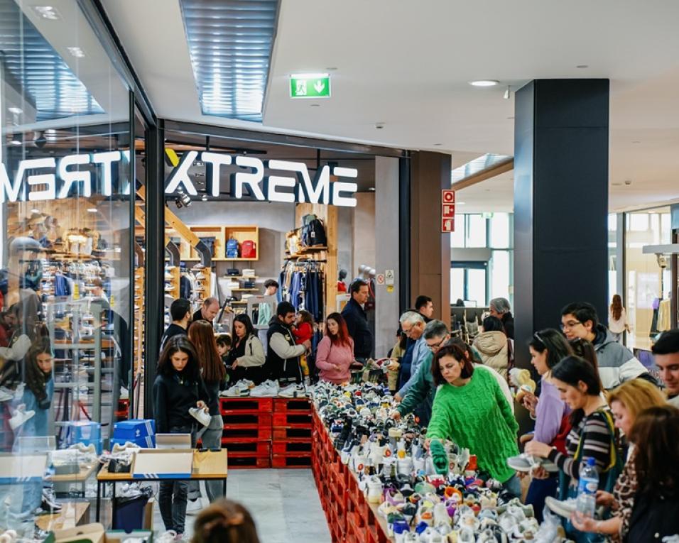 Glicínias Plaza promove 24.ª edição do Stock Off – Sidewalk Sale.