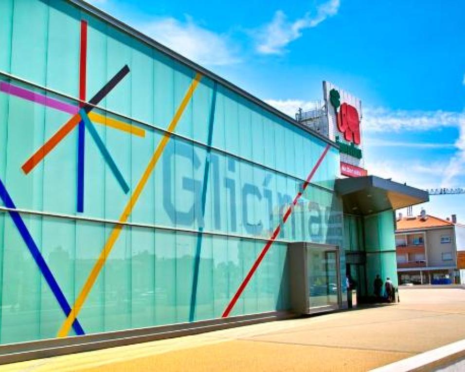 Centro Comercial Glicínias recebe Campanha 'Stock Off''.