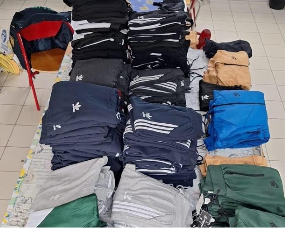 gnr identifica vendedor de material contrafeito