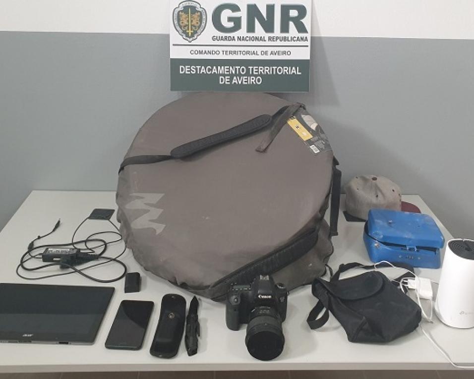 Gafanha da Nazaré: GNR deteve ladrão em flagrante delito.