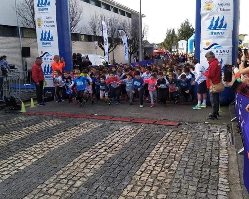 Cerca de 300 alunos do Ensino Básico marcaram presença no Grande Prémio Atletismo “Os Ílhavos”.