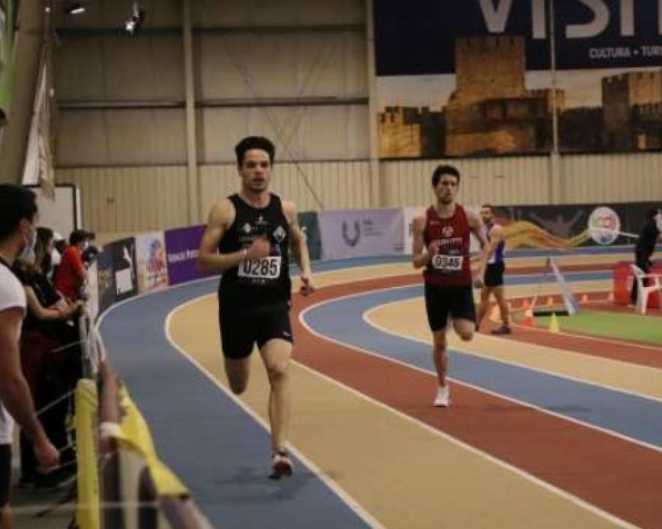 Atletas do Grecas sagram-se vice campeões de atletismo no nacional universitário.