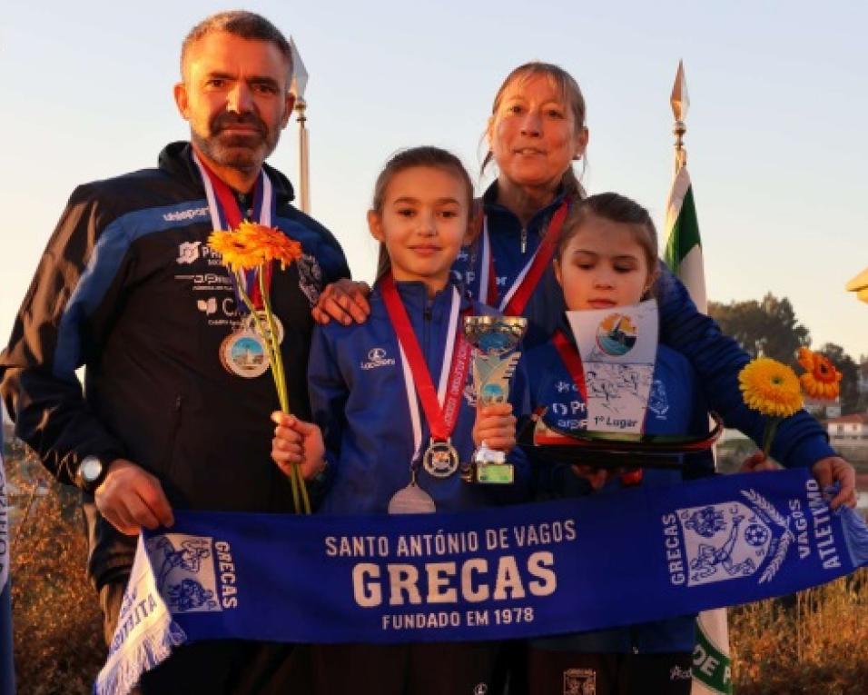 Grecas garante títulos no distrital de marcha.