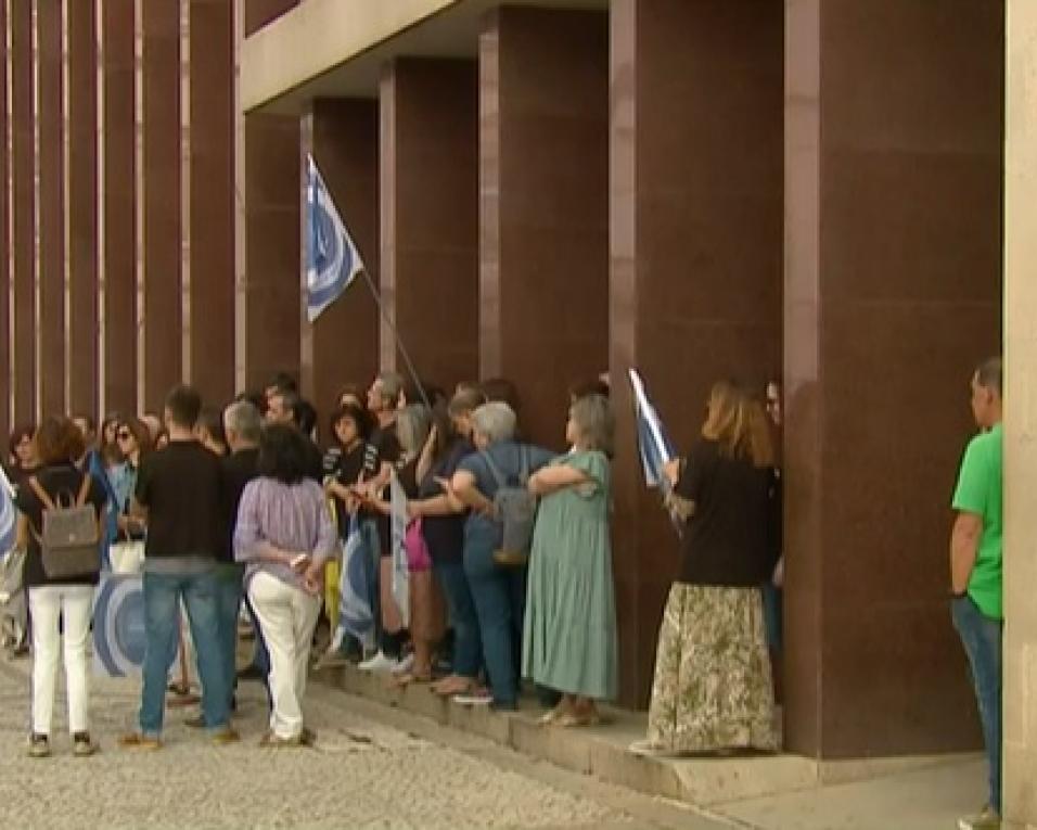 Aveiro: Funcionários Judiciais fizeram uma hora de greve na abertura da semana.