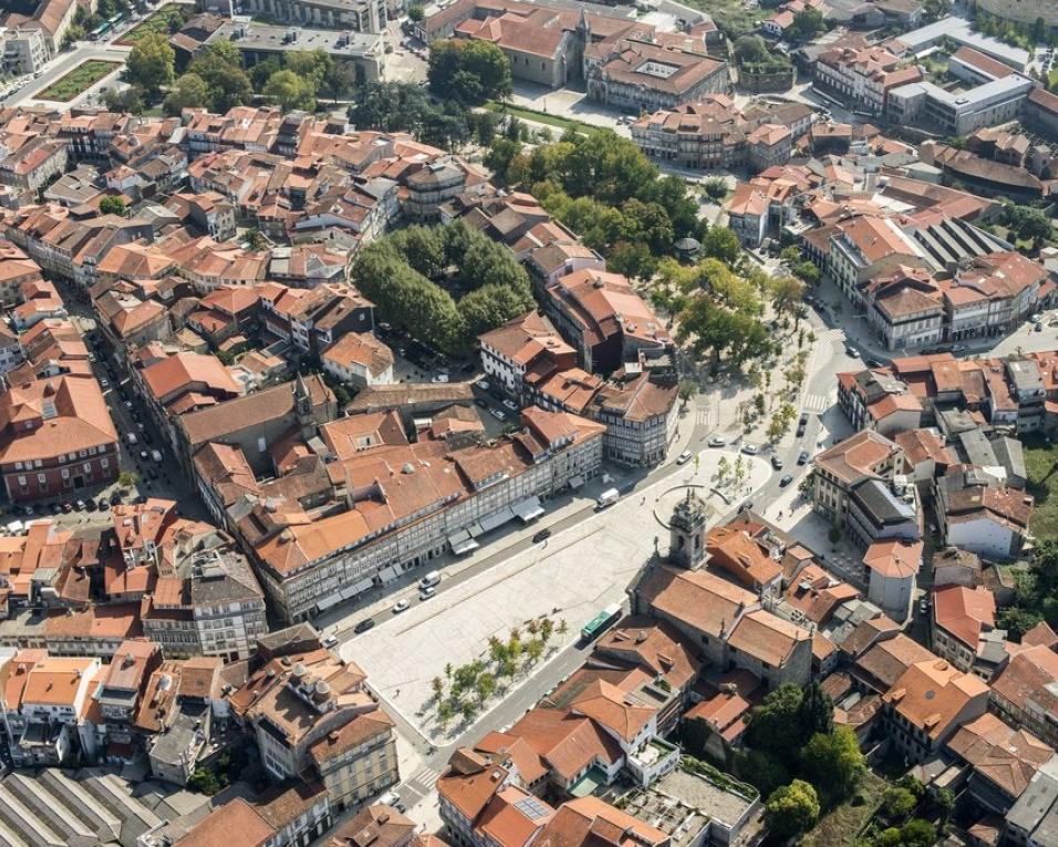 Tecnológica de Aveiro ajuda a gerir estacionamento em Guimarães.
