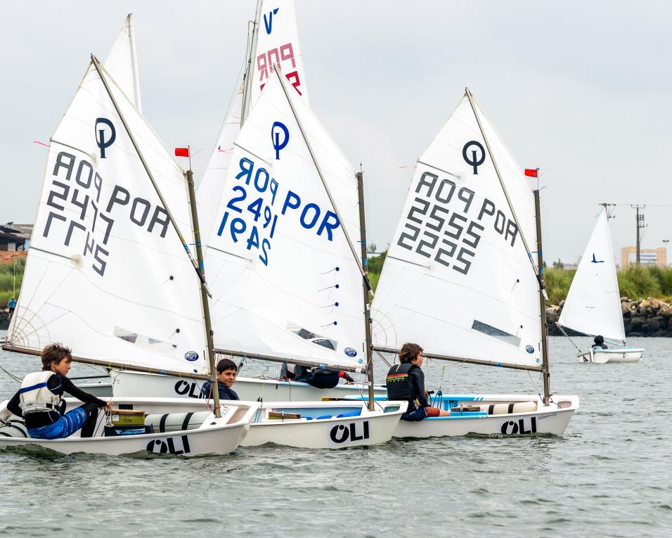 'Regata Cidade de Aveiro / Regata dos Ovos Moles' promoveu a 'festa da vela' na Ria.