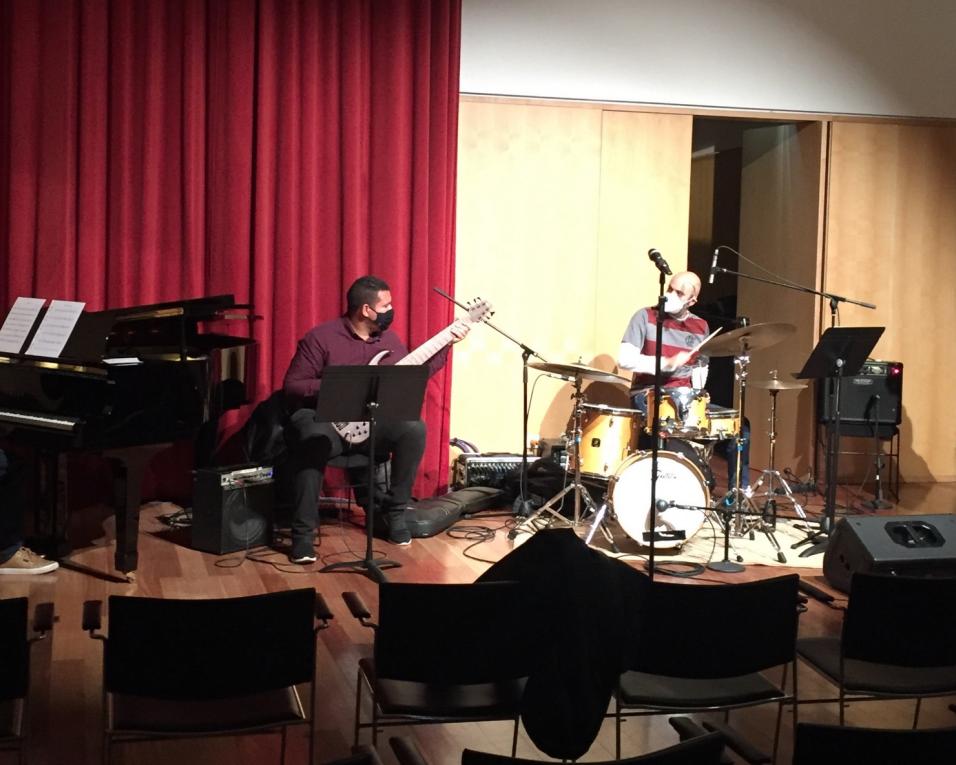 Campus Jazz: Combo da UA vai a Águeda apresentar seis temas originais. Campus Jazz: Combo da UA vai a Águeda apresentar seis temas originais.