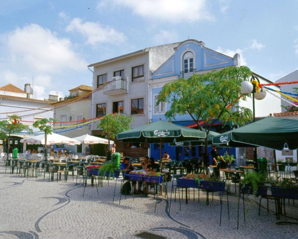 Beira-Mar celebra centenário em festa na Praça do Peixe.