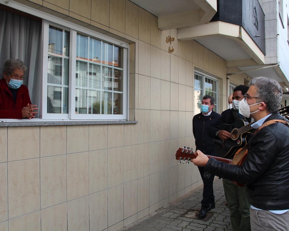 Ílhavo leva palavra amiga a idosos em situação de isolamento no dia 24 de Dezembro.