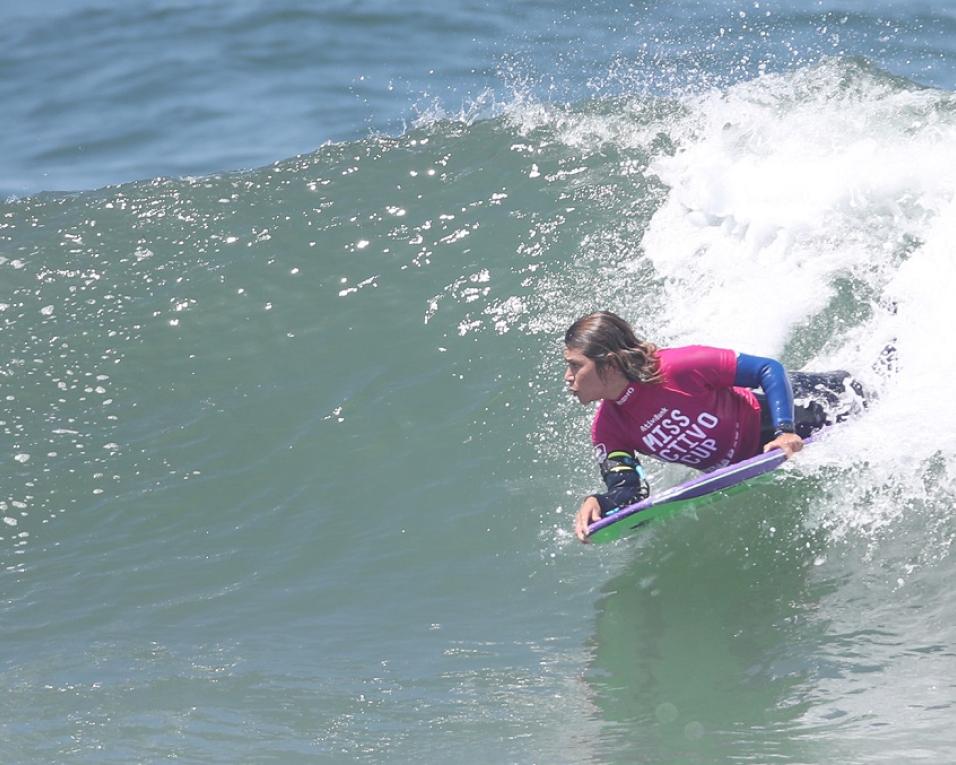 Bodyboard: Isabela Sousa na corrida pela vitória na Costa Nova e três ex-campeãs mundiais eliminadas.