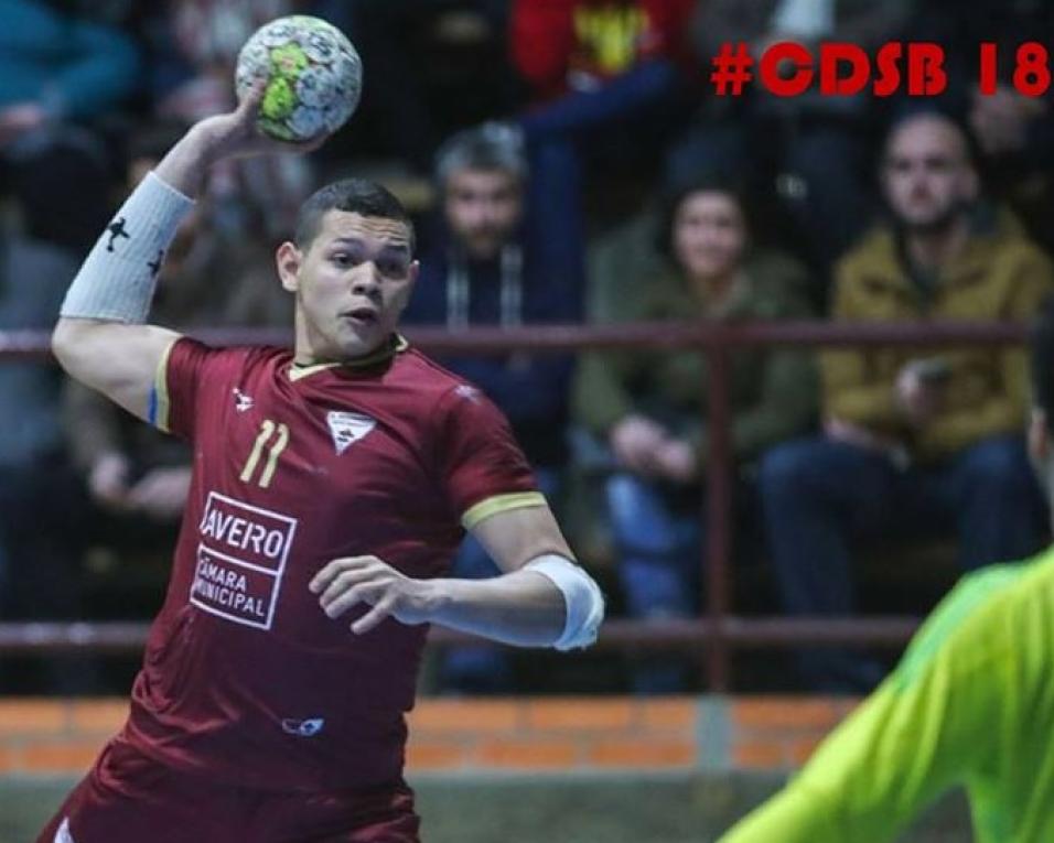 Andebol: Jonas Alves renova com o São Bernardo.