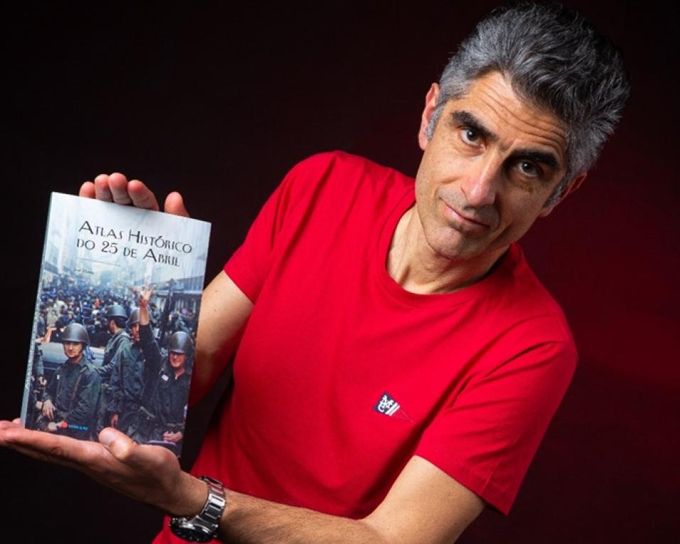 José Matos apresenta “Atlas Histórico do 25 de abril”