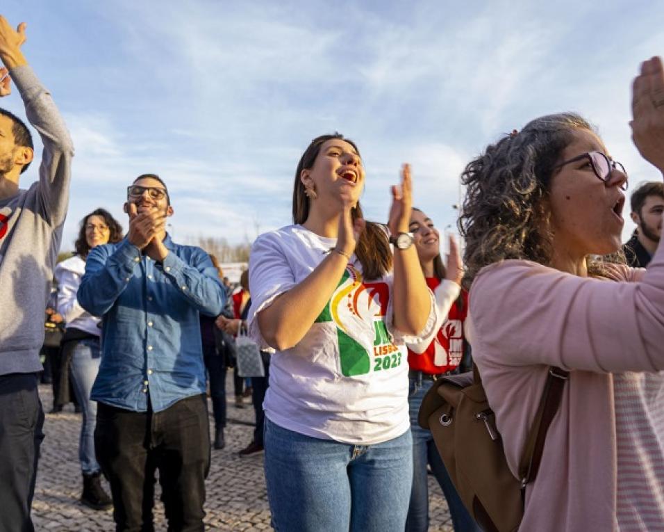 Jovens em “Talk de Fé” no Quartel das Artes de Oliveira do Bairro.