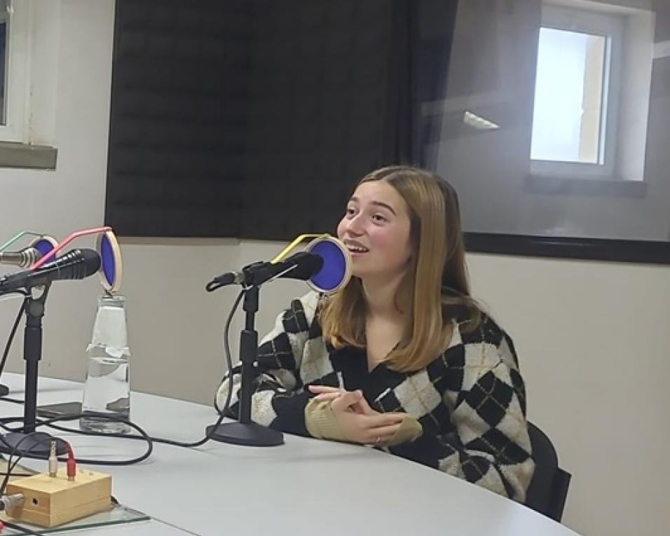 aura admitem exigencia emocional de compor musica sobre violencia no namoro