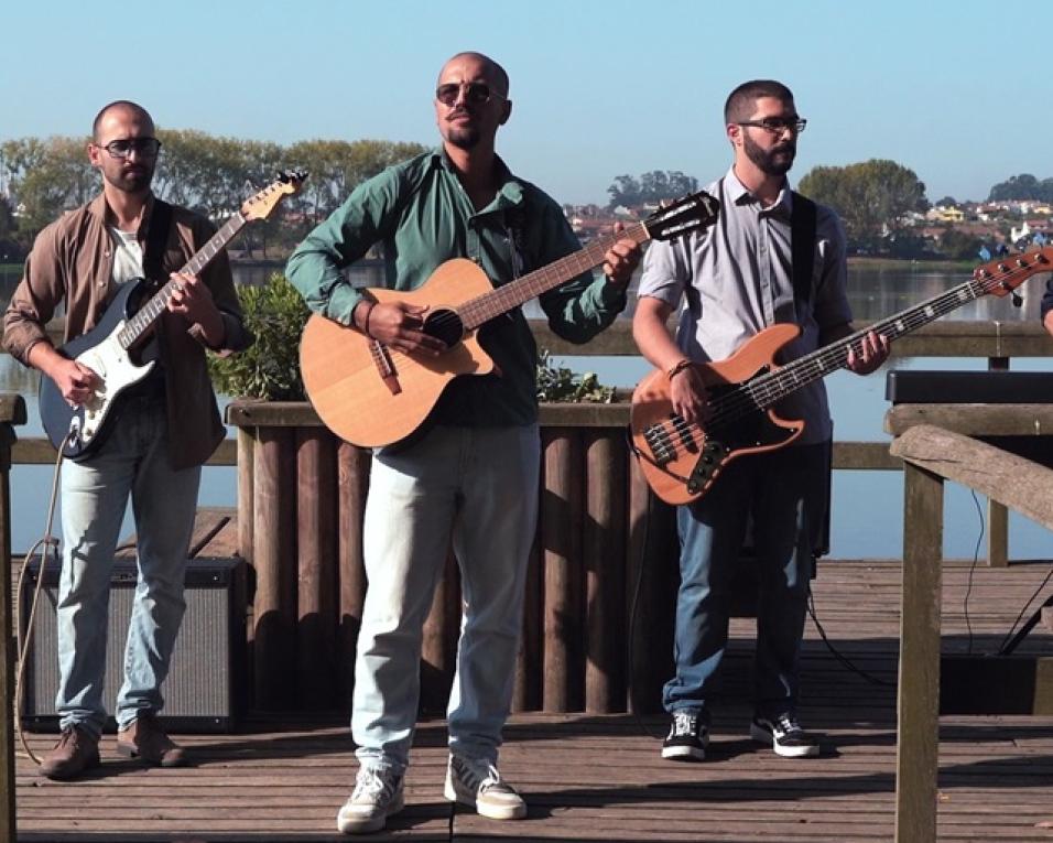 Banda aveirense Maria Café lança o primeiro single “Entardecer”.