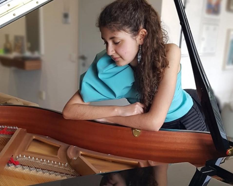 Mariana Rosas lança primeiro single "On Your Side of The Street"