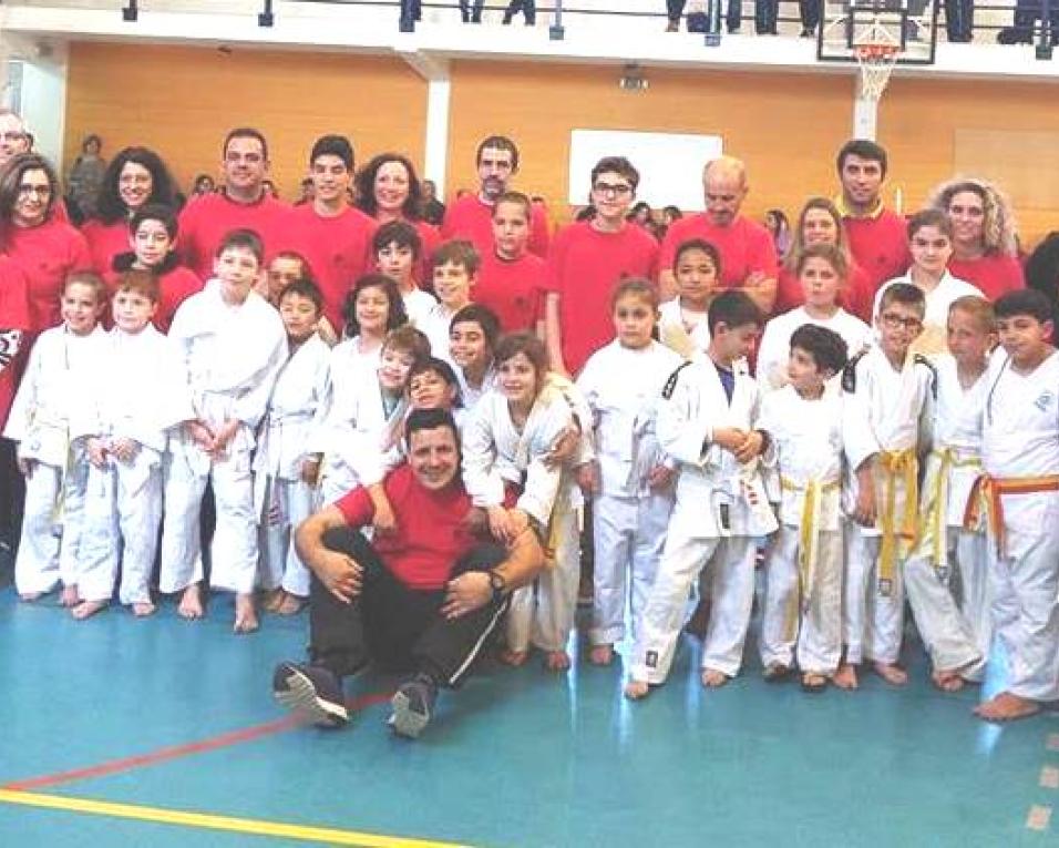 Torneio Os Moliceiros fomenta judo entre os mais novos.