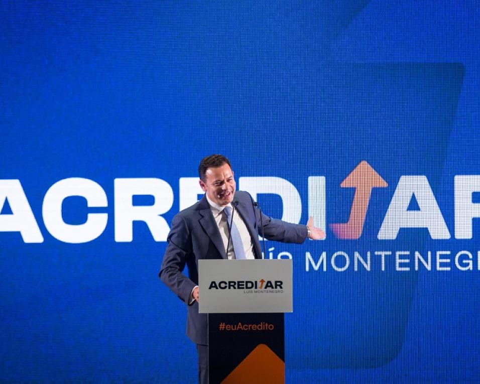 Luís Montenegro eleito líder do PSD.