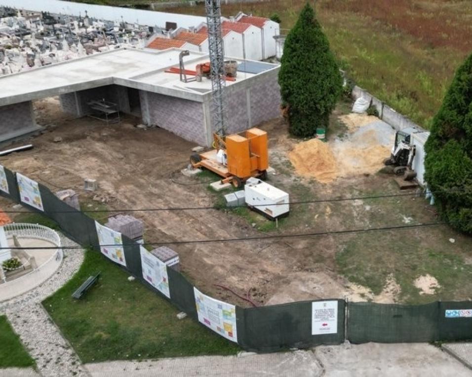 Oliveirinha: Câmara de Aveiro e Junta de Freguesia assinalam fim da obra da nova casa mortuária.