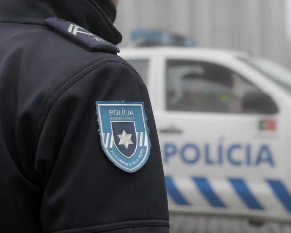 PSP: Quatro pessoas identificadas por furto em grande superfície comercial de Aveiro.