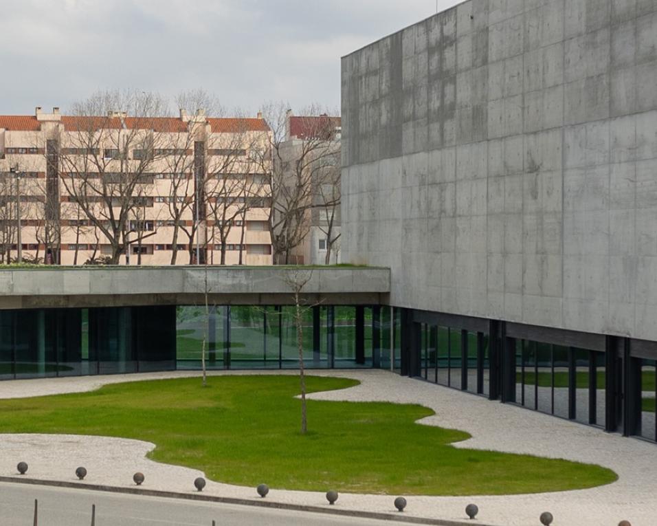 Aveiro: Primeiro-Ministro inaugura Nave Multiusos e centro de ressonância magnética na UA.