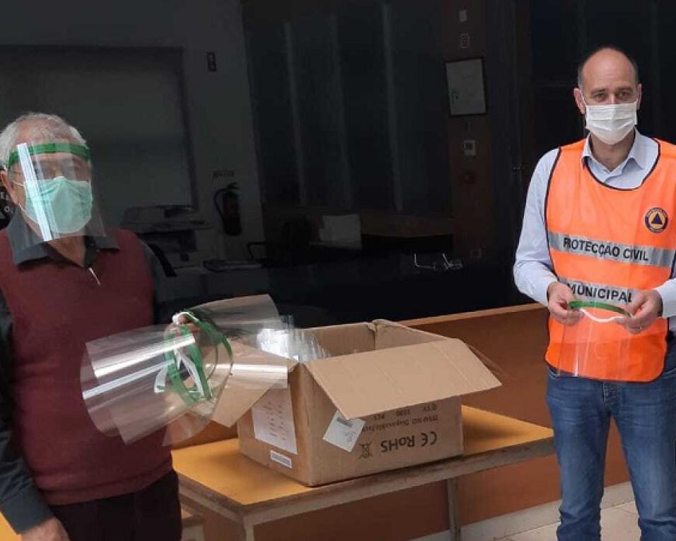 Oliveira do Bairro: Autarquia entrega viseiras destinadas ao comércio tradicional.