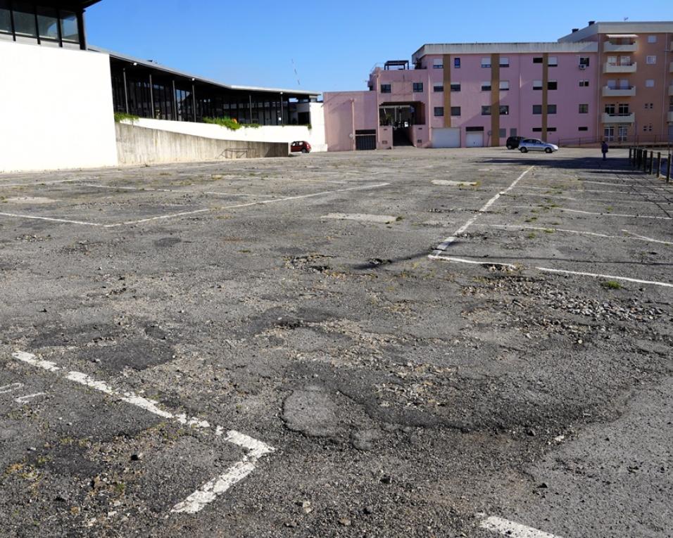 Albergaria requalifica o Parque de Estacionamento da feira