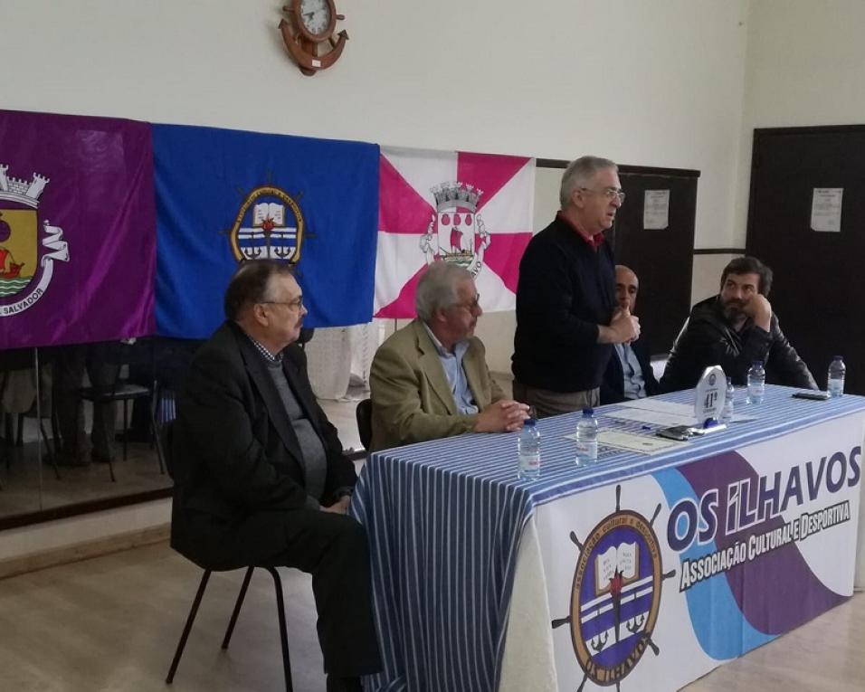 Eu e Senos da Fonseca somos uma espécie de navegadores solitários - Rui Bela.