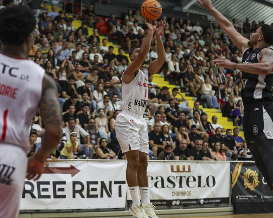 benfica elimina ovarense e esta na final da Liga