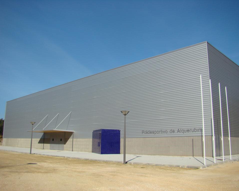 Município de Albergaria-a-Velha investe mais de 30 mil euros na cobertura do Pavilhão de Alquerubim.
