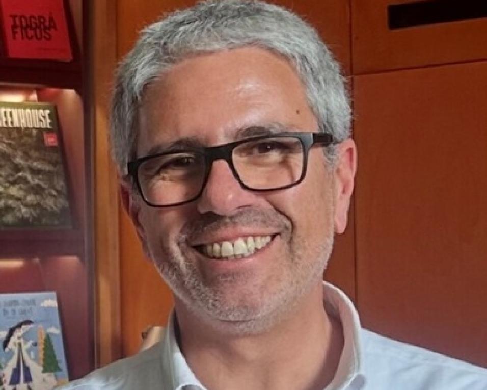 pedro gil vasconcelos apresenta livro em Albergaria pedro gil vasconcelos apresenta livro em Albergaria