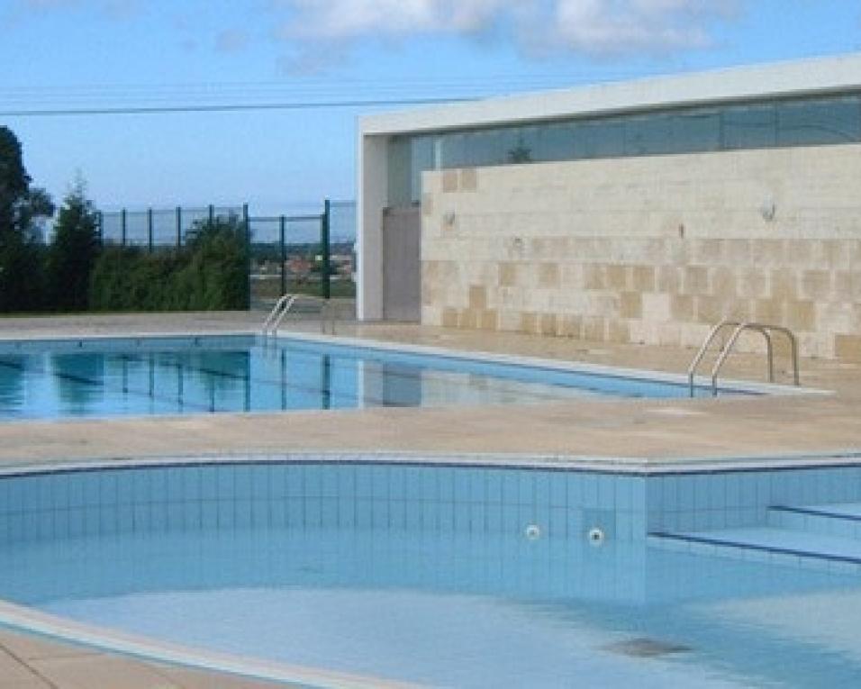 Piscina de Vale de Ílhavo de portas fechadas em 2020.