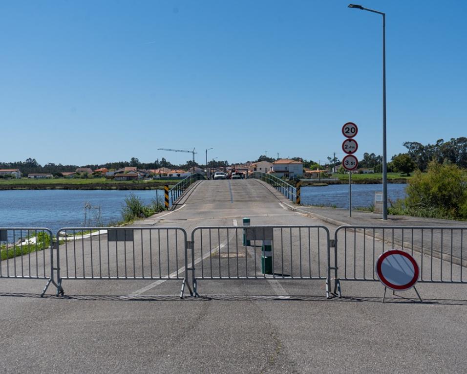 Ponte da Vista Alegre interdita temporariamente à circulação.
